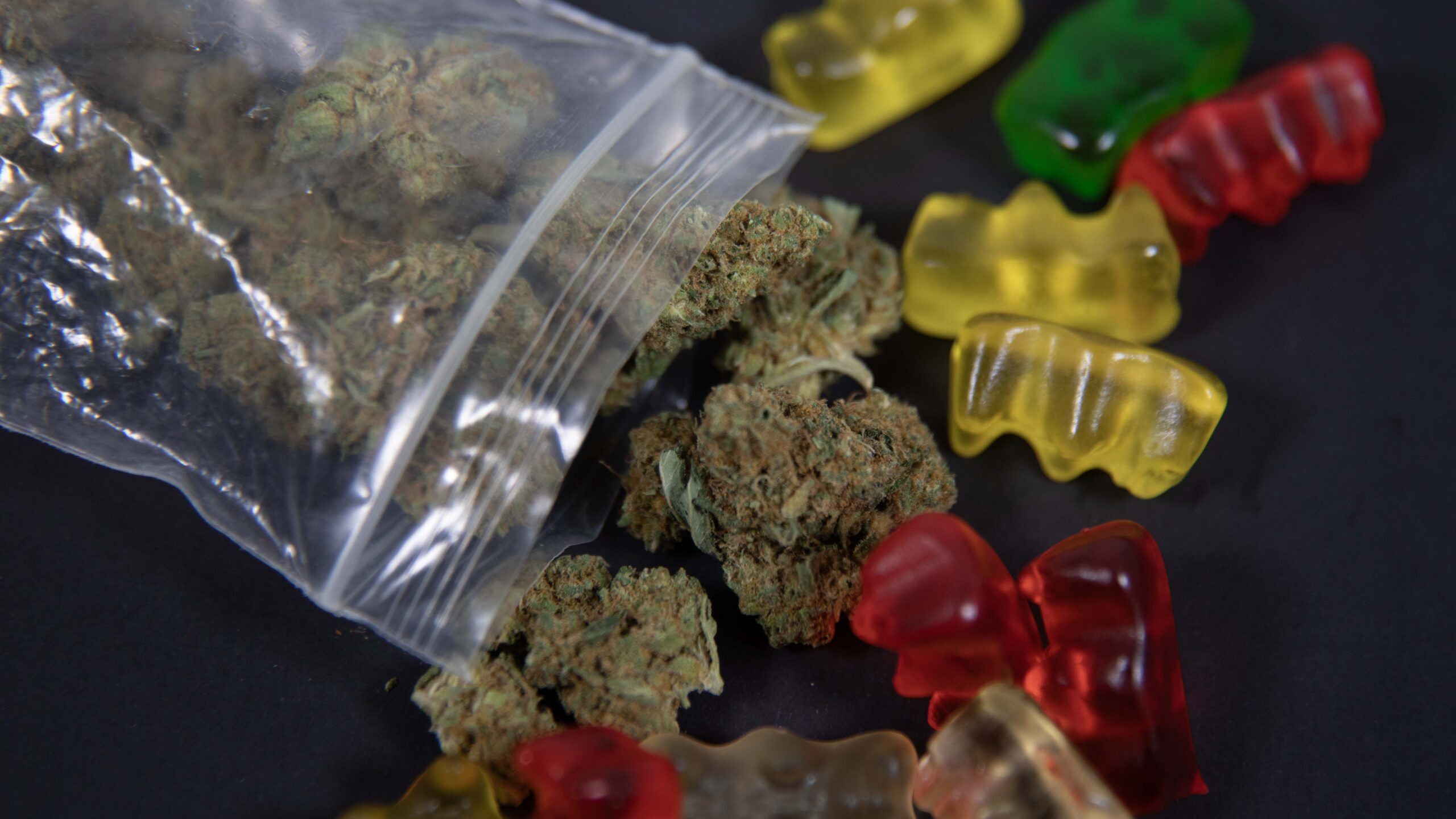 Edibles vs. Smoking: Why More Cannabis Veterans Are Choosing to Eat Their High